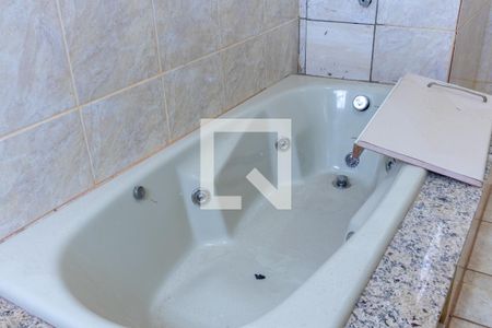 Casa para alugar com 200m², 4 quartos e 3 vagas Casa para alugar com 200m², 4 quartos e 3 vagasBanheiro Social 2