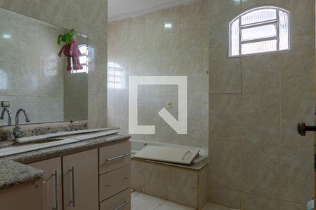 Casa para alugar com 200m², 4 quartos e 3 vagas Casa para alugar com 200m², 4 quartos e 3 vagasBanheiro Social 2