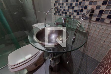 Banheiro de apartamento à venda com 2 quartos, 49m² em Parque Munhoz, São Paulo