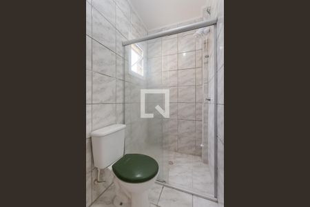 Banheiro de apartamento para alugar com 1 quarto, 39m² em Rubem Berta, Porto Alegre
