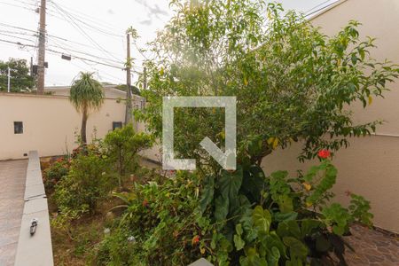 Casa à venda com 240m², 4 quartos e 5 vagas Casa à venda com 240m², 4 quartos e 5 vagasJardim