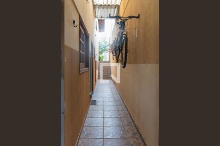 Casa à venda com 240m², 4 quartos e 5 vagas Casa à venda com 240m², 4 quartos e 5 vagasQuintal- Corredor