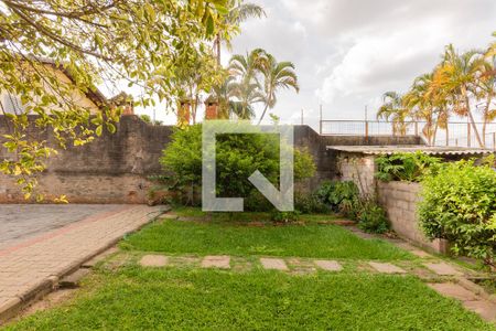 Casa à venda com 240m², 4 quartos e 5 vagas Casa à venda com 240m², 4 quartos e 5 vagasQuintal