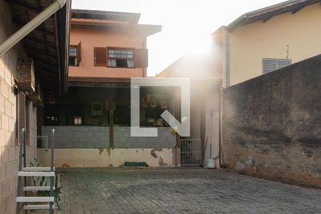 Casa à venda com 240m², 4 quartos e 5 vagas Casa à venda com 240m², 4 quartos e 5 vagasQuintal