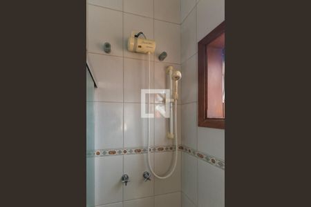 Casa à venda com 240m², 4 quartos e 5 vagas Casa à venda com 240m², 4 quartos e 5 vagasBanheiro Social