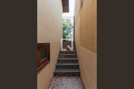 Casa à venda com 240m², 4 quartos e 5 vagas Casa à venda com 240m², 4 quartos e 5 vagasQuintal- Corredor