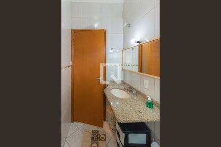 Casa à venda com 240m², 4 quartos e 5 vagas Casa à venda com 240m², 4 quartos e 5 vagasBanheiro Social