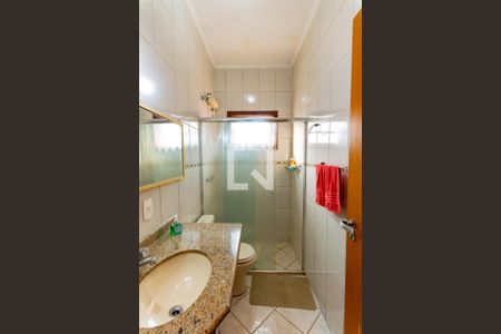 Casa à venda com 240m², 4 quartos e 5 vagas Casa à venda com 240m², 4 quartos e 5 vagasBanheiro Social