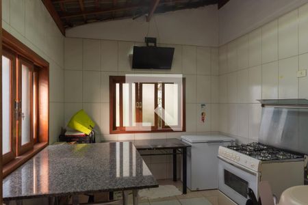 Casa à venda com 240m², 4 quartos e 5 vagas Casa à venda com 240m², 4 quartos e 5 vagasCozinha 2