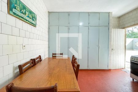 Casa para alugar com 180m², 2 quartos e 2 vagas Casa para alugar com 180m², 2 quartos e 2 vagasCozinha