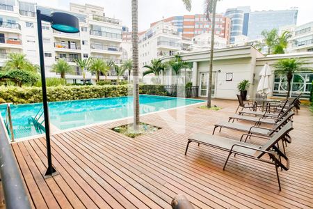 Apartamento à venda com 130m², 2 quartos e 2 vagasÁrea comum - Piscina