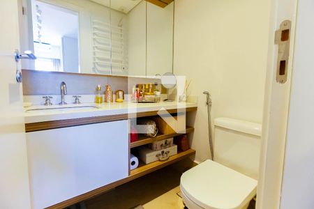 Apartamento à venda com 130m², 2 quartos e 2 vagasBanheiro da Suíte