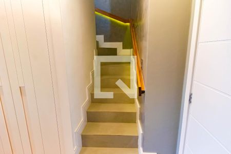 Apartamento à venda com 130m², 2 quartos e 2 vagasEscada de acesso