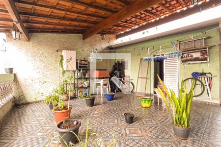 Casa à venda com 174m², 3 quartos e 3 vagas Casa à venda com 174m², 3 quartos e 3 vagasVaranda do Quarto 3