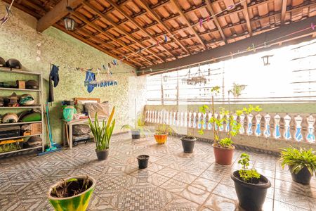 Casa à venda com 174m², 3 quartos e 3 vagas Casa à venda com 174m², 3 quartos e 3 vagasVaranda do Quarto 3