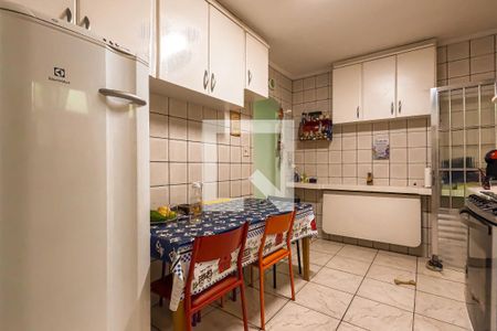 Casa à venda com 174m², 3 quartos e 3 vagas Casa à venda com 174m², 3 quartos e 3 vagasCozinha