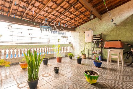 Casa à venda com 174m², 3 quartos e 3 vagas Casa à venda com 174m², 3 quartos e 3 vagasVaranda do Quarto 3