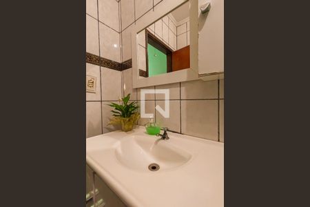 Casa à venda com 174m², 3 quartos e 3 vagas Casa à venda com 174m², 3 quartos e 3 vagasBanheiro