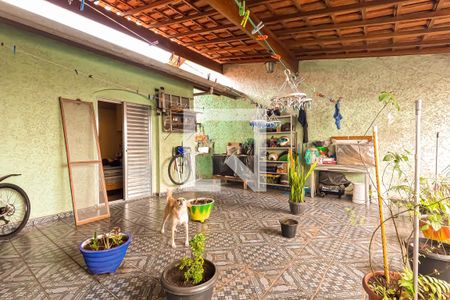 Casa à venda com 174m², 3 quartos e 3 vagas Casa à venda com 174m², 3 quartos e 3 vagasVaranda do Quarto 3