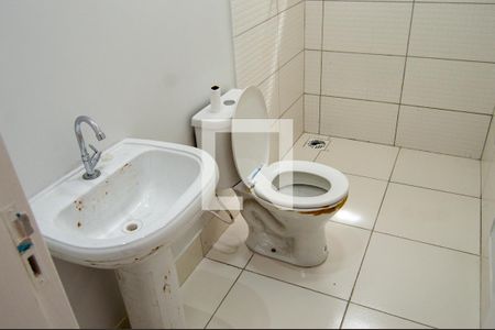 Banheiro de casa para alugar com 1 quarto, 70m² em Jardim Balneário Meia Ponte, Goiânia