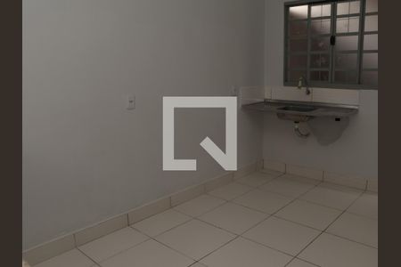 Cozinha de casa para alugar com 1 quarto, 70m² em Jardim Balneário Meia Ponte, Goiânia