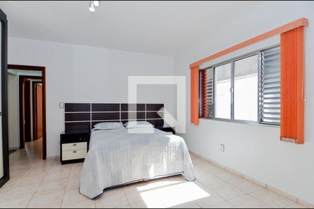 Casa à venda com 261m², 3 quartos e 8 vagasQuarto 3 - Suíte