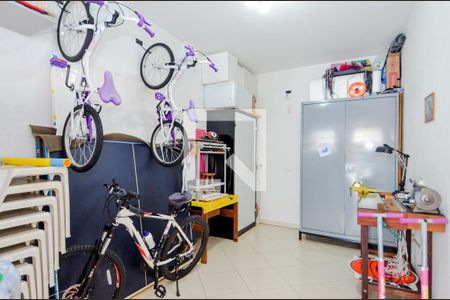 Casa à venda com 261m², 3 quartos e 8 vagasQuarto de Serviço