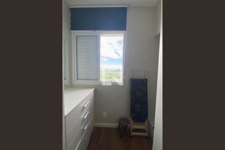 Closet da suíte 1 de apartamento para alugar com 2 quartos, 69m² em Jardim Iracema, Barueri