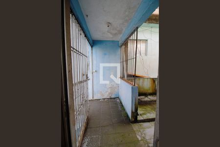 Casa à venda com 200m², 2 quartos e 2 vagas Casa à venda com 200m², 2 quartos e 2 vagasQuintal