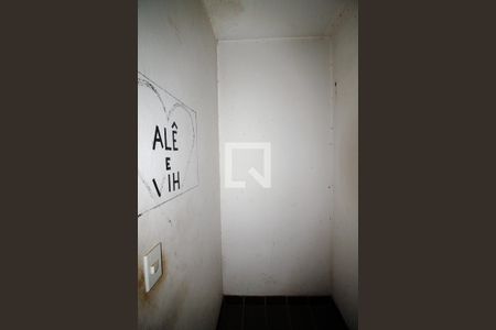 Casa à venda com 200m², 2 quartos e 2 vagas Casa à venda com 200m², 2 quartos e 2 vagasBanheiro de serviço