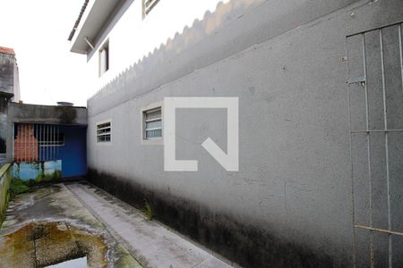 Casa à venda com 200m², 2 quartos e 2 vagas Casa à venda com 200m², 2 quartos e 2 vagasQuintal