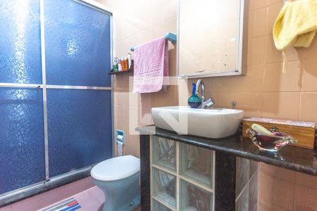 Casa à venda com 127m², 2 quartos e 1 vaga Casa à venda com 127m², 2 quartos e 1 vagaBanheiro social