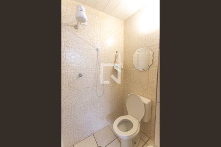 Casa à venda com 127m², 2 quartos e 1 vaga Casa à venda com 127m², 2 quartos e 1 vagaBanheiro de serviço