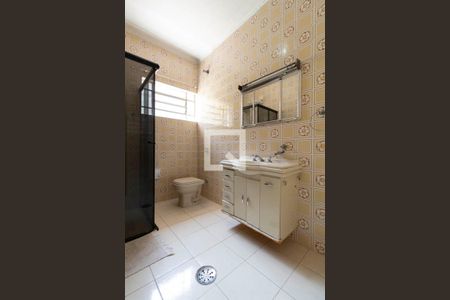 Casa à venda com 240m², 3 quartos e 2 vagasBanheiro 1