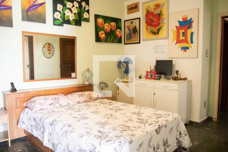 Casa à venda com 444m², 5 quartos e 8 vagasQuarto 4