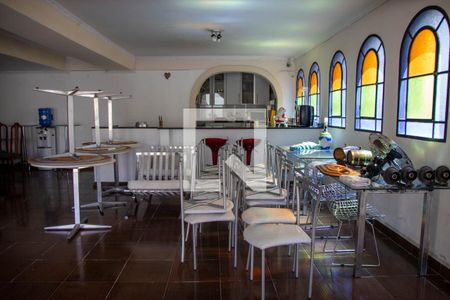 Casa à venda com 444m², 5 quartos e 8 vagasSalão