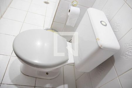 Casa à venda com 444m², 5 quartos e 8 vagasBanheiro de serviço