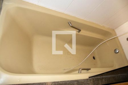 Casa à venda com 444m², 5 quartos e 8 vagasBanheiro 4