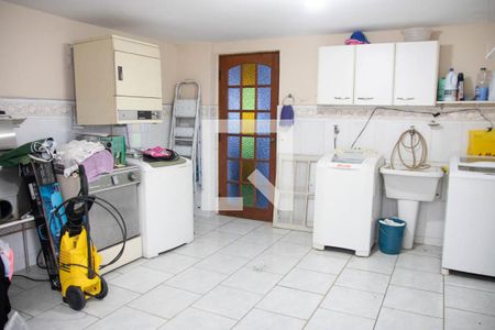 Casa à venda com 444m², 5 quartos e 8 vagasÁrea de Serviço