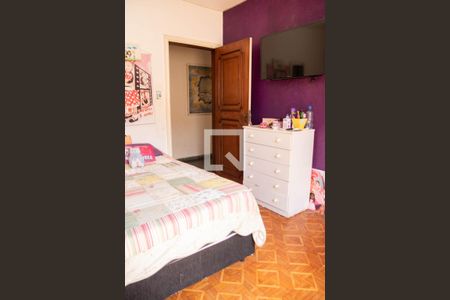 Casa à venda com 444m², 5 quartos e 8 vagasQuarto 2