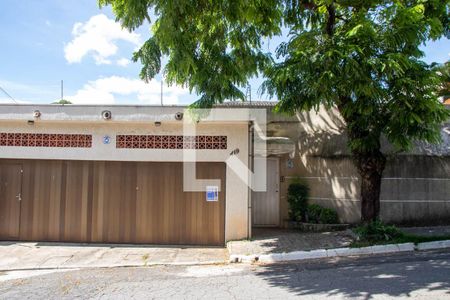 Casa à venda com 444m², 5 quartos e 8 vagasFachada