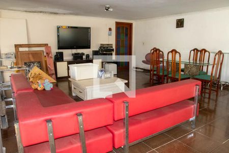 Casa à venda com 444m², 5 quartos e 8 vagasSalão