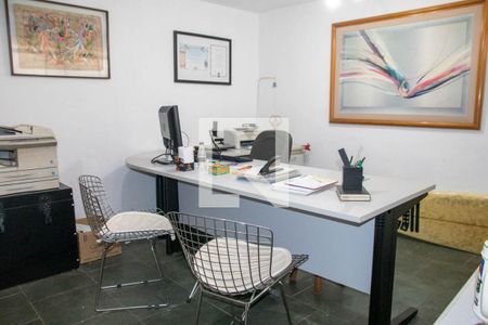 Casa à venda com 444m², 5 quartos e 8 vagasEscritório