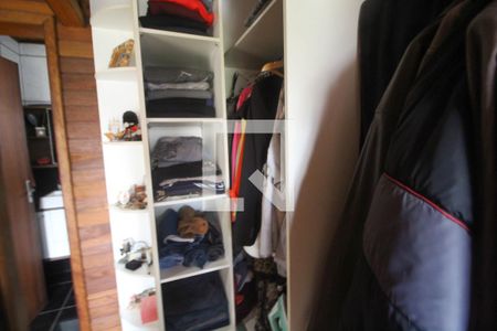 Casa à venda com 200m², 2 quartos e 2 vagasCloset