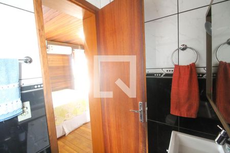 Casa à venda com 200m², 2 quartos e 2 vagasBanheiro da Suíte