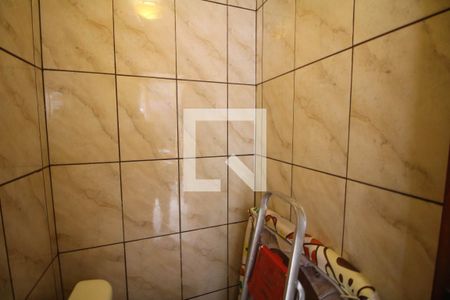 Casa à venda com 200m², 2 quartos e 2 vagasBanheiro de serviço