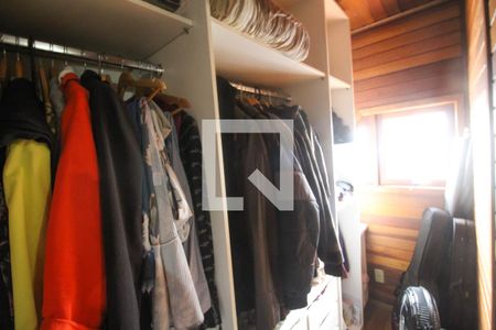 Casa à venda com 200m², 2 quartos e 2 vagasCloset