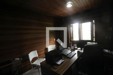 Casa à venda com 200m², 2 quartos e 2 vagasEscritório