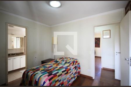 Apartamento à venda com 100m², 3 quartos e 2 vagas Apartamento à venda com 100m², 3 quartos e 2 vagasSuíte