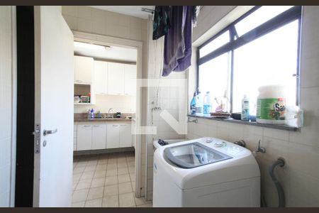 Apartamento à venda com 100m², 3 quartos e 2 vagas Apartamento à venda com 100m², 3 quartos e 2 vagasÁrea de Serviço